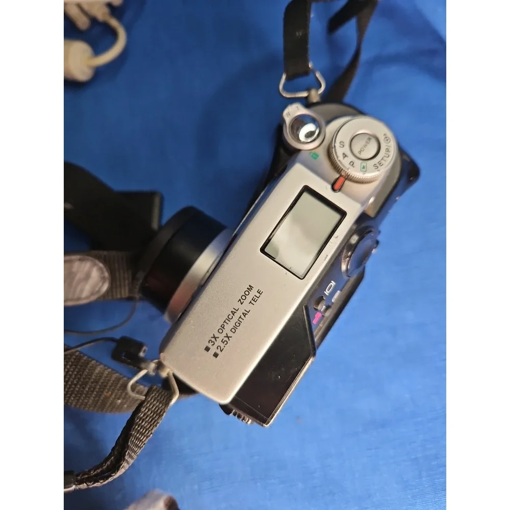 Vintage Y2K Digital Camera 3x Olympus C-2000 Z Camedia 2.1MP TESTED